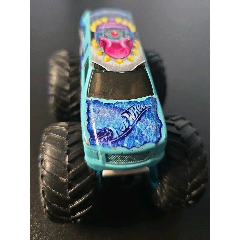 Hot Wheels Monster Trucks Mecha Orca 1:64 Monster Truck Killer Whale